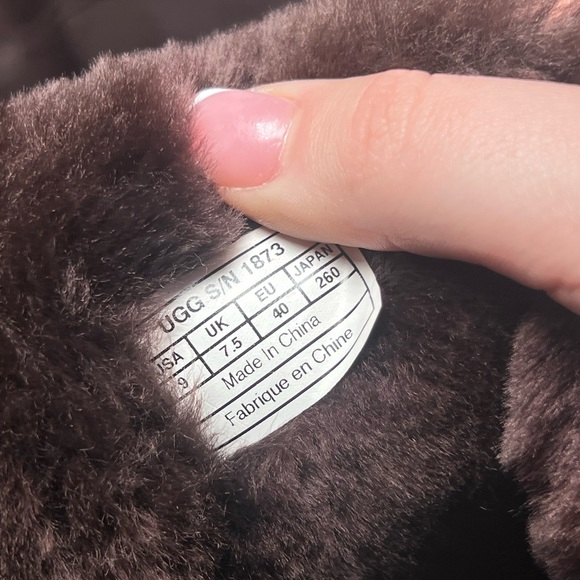 Ugg Bailey Button Triple II Boot - Picture 5 of 8